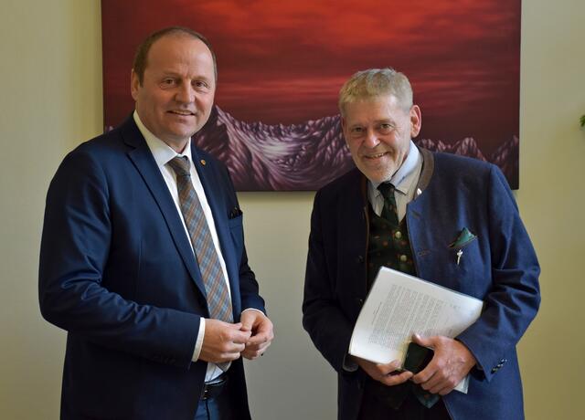 LHStv Josef Geisler und Landesjägermeister Anton Larcher (r.). | Foto: Land Tirol