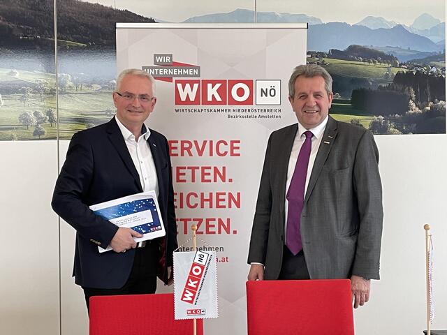 Wirtschaftskammer Amstetten: Geschäftsstellenleiter Andreas Geierlehner und Bezirksstellenobmann Gottfried Pilz