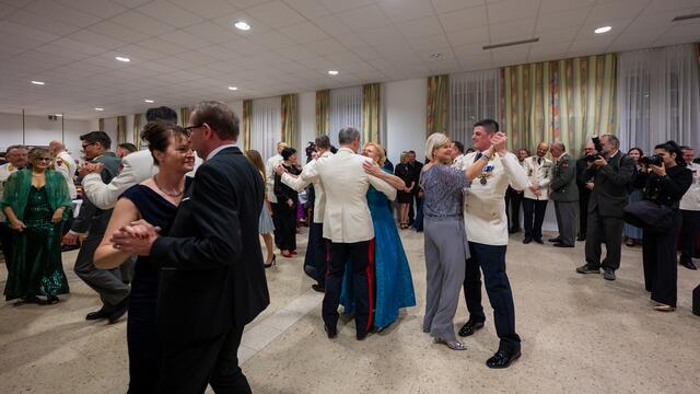 Die Eröffnungsrede würdigte herausragende Persönlichkeiten, darunter Bundesministerin für Landesverteidigung Frau Mag. Klaudia Tanner. | Foto: Photography Tobias Schartner