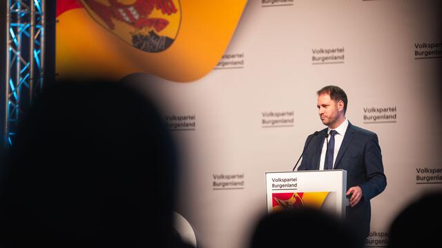 Christian Sagartz ist mit 97,99 Prozent der Stimmen wiedergewählt worden. 244 Delegierte stimmten für ihn. | Foto: ÖVP Burgenland