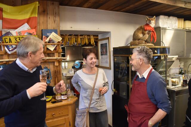 Karl Ilgenfritz mit seinen Freunden Peter und Alexandra.  | Foto: RegionalMedien