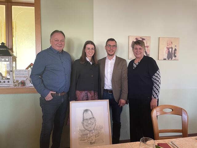 Freuen sich über das neue Aushängeschild in der medizinischen Versorgung in der Region: Vizebürgermeister Günter Laschet, Verena Ragger, Philipp Karner und Bürgermeisterin Andrea Reichl (v.l.).  | Foto: Elisabeth Kloiber