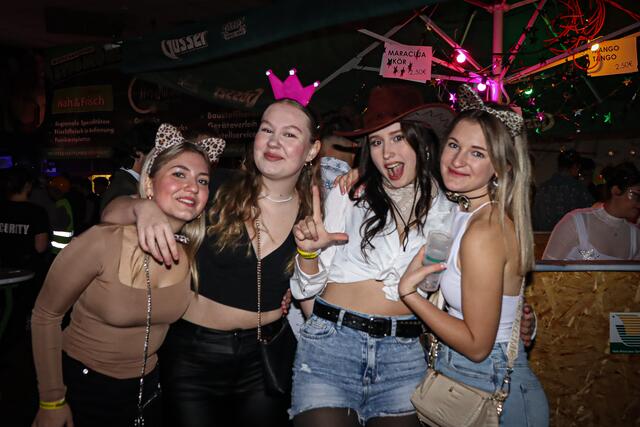 Michaela, Valentina, Mariella und Sina | Foto: Angelika Trzcinska