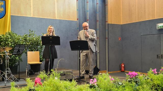 Bürgermeister Hans Stefan Hintner verabschiedete sich mit "60 Jahre und kein bisschen weise"