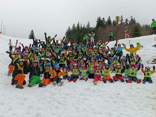 Die Teilnehmer des Naturfreunde-Skikurses. | Foto: Naturfreunde Mauthausen
