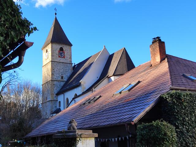vorbei an der Pfarrkirche | Foto: I.Wozonig