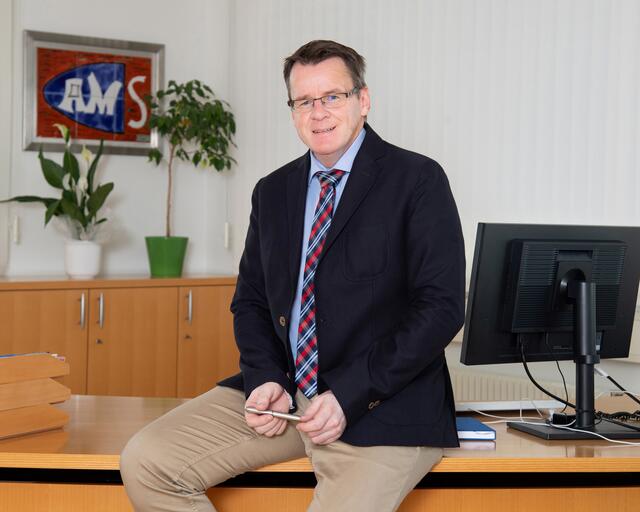 AMS-Geschäftsführer Peter Wedenig informiert über die aktuelle Situation der Lehrlinge in Kärnten | Foto: AMS/Knauder