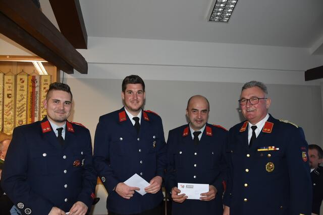Zum Hauptfeuerwehrmann befördert wurden: Thomas Obereder, Dominik Haslacher und Michele Crasnich | Foto: FF Möllbrücke