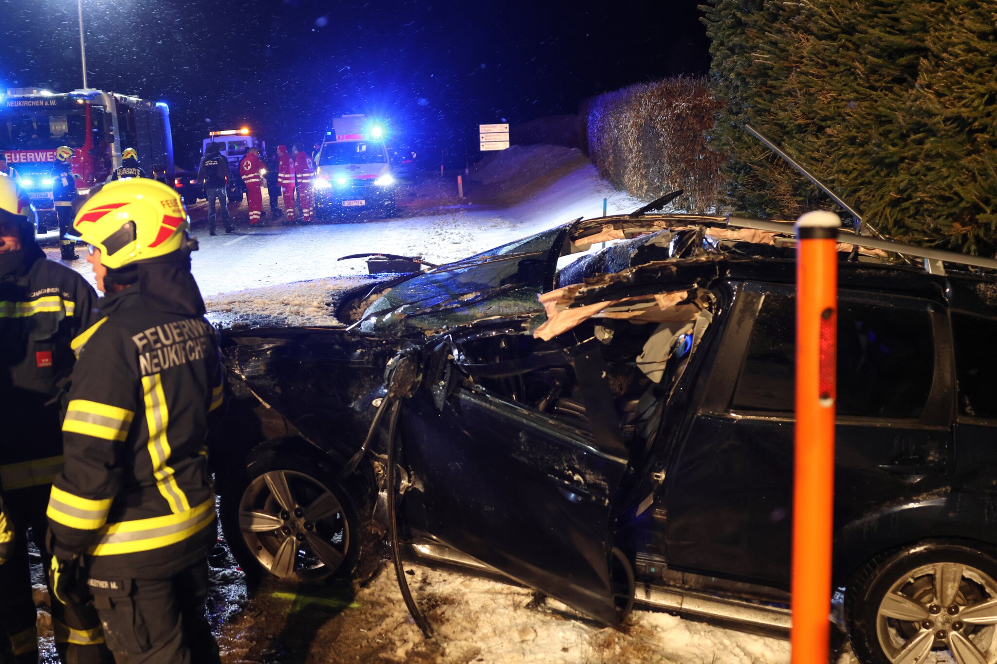 Neukirchen am Walde: Schwerer Unfall zwischen Pkw und Räumfahrzeug - ...