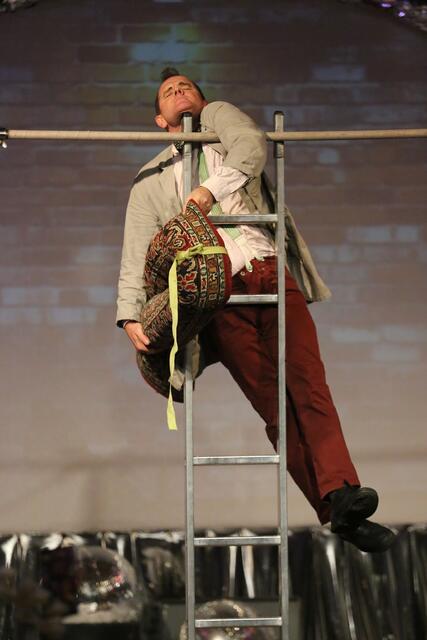 Agricola im Purgstaller Ramsauhof: Rainer Stanke mit Comedy am Reck | Foto: Erich Auer
