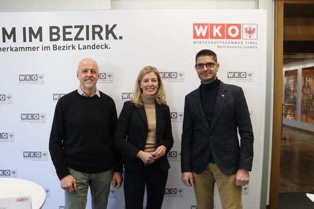 Hermann Eigentler, Verena Weiler und Michael Gitterle freuen sich über das rege Interesse der Schulen | Foto: Elisabeth Mederle