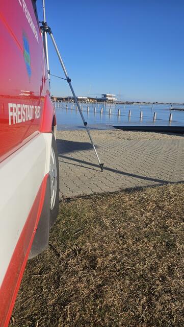 Seit den frühen Morgenstunden wird die Suche nach dem Vermissten aus dem Bezirk Baden am Neusiedler See fortgesetzt.  | Foto: FF Rust