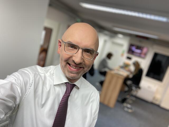 Guido Zeilinger, Konsumentenschutzexperte der Arbeiterkammer Leoben klärt über wichtige Änderungen im Jahr 2023 auf. | Foto: RegionalMedien Steiermark