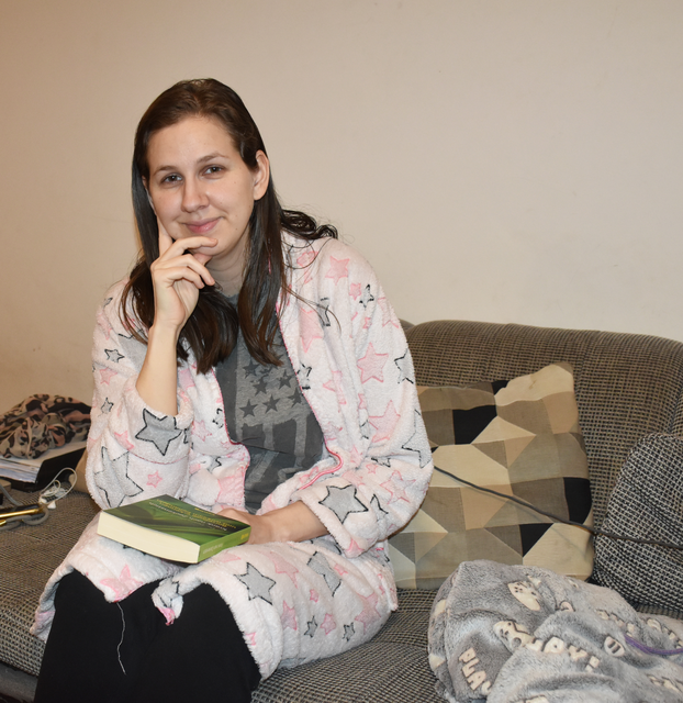 Jasmin Preinreich las in den letzten Jahren sehr viel über die Auswirkungen eines Zeckenbisses. | Foto: Alexandra Goll