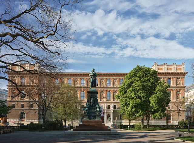 Die Akademie der bildenden Künste am Schillerplatz. | Foto: Helmut Wimmer