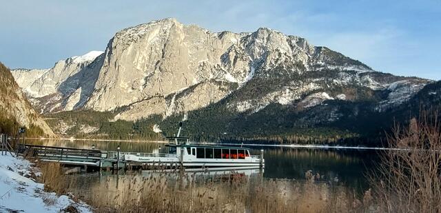 Blick zur schroffen Trisselwand mit Ahornkogel (rechts)