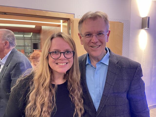 Juristin Ramona Eberl mit Josef Knauseder, Geschäftsführer der Raiffeisenbank Region Braunau | Foto: Ebner