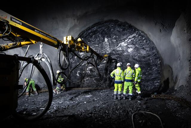 BBT-Mitarbeiter und Arbeiter an der Ortsbrust im Baulos Pfons-Brenner | Foto: BBT SE