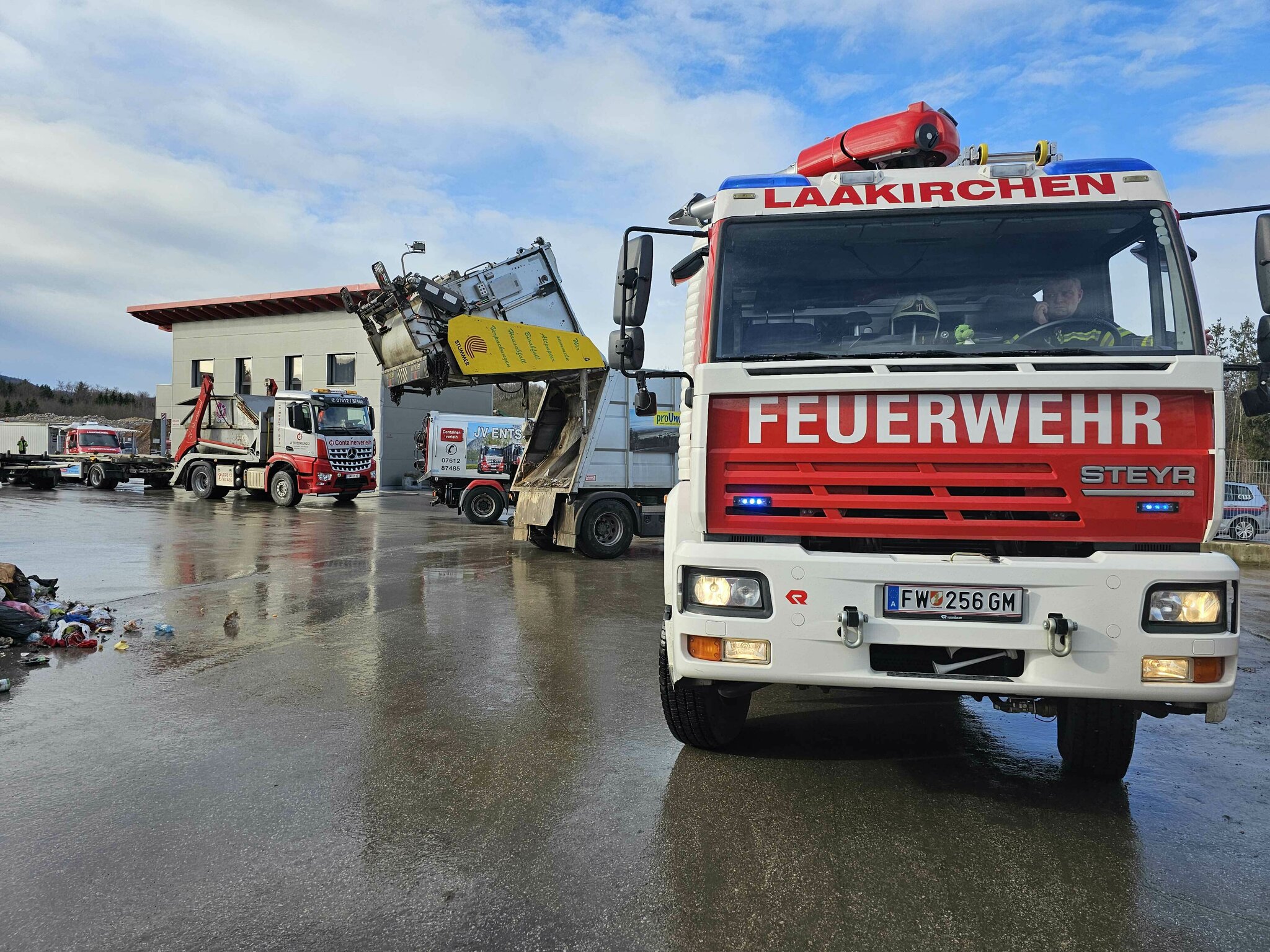 Einsatz-nach-LKW-Brand-in-Laakirchen