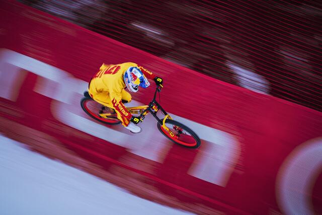 Wallride... | Foto: Red Bull/Platzer/Berger