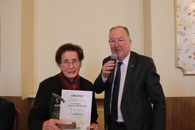 Rosalia Tantscher und Seniorenbund-Landesobmann Bundesrat Ernest Schwindsackl.  | Foto: Edith Ertl