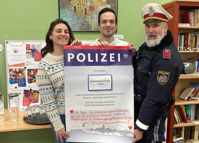 Klubbetreuer Angeliki Skiadopoulou und Eric Goldmann mit Revierinspektor Bernhard Kolar (v.l.)  | Foto: LPD Wien