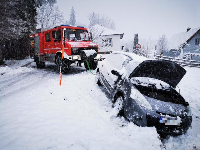 Der Schnee sorgte im Bezirk Deutschlandsberg für zahlreiche Unfälle. | Foto: Feuerwehren des BFVDL