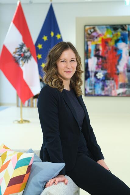 Claudia Plakolm: Wir schauen, dass die Berufsbilder immer am aktuellsten Stand der Zeit sind. Neue, fachübergreifende Kompetenzen, etwa nachhaltiges oder digitales Arbeiten, wurde in alle neuen Berufsbilder aufgenommen. | Foto: Roland Ferrigato