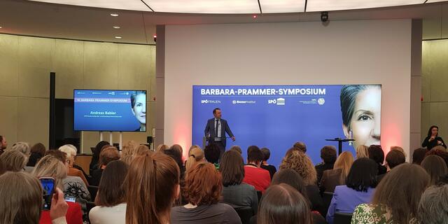 Österreichisches Parlament Symposium Barbara Prammer