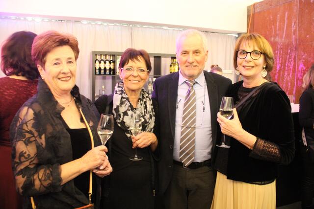 Denise Rainer Premiere St. Veiter Faschingssitzung: 60 Jahre und kein bisschen leise ...