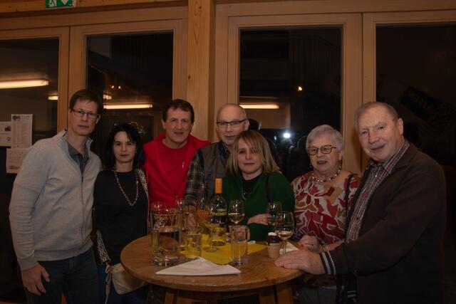 Oliver Krems, Brigitte Max, Walter Schwantzer, Christian Elisabeth mit Gertrude und Josef Dorfinger.   | Foto: Christian Nowotny