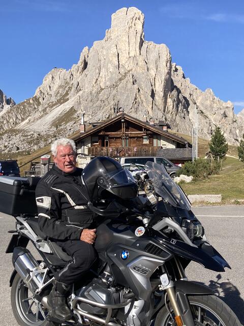 Heinz Wallner macht einmal Pause und bewundert die gewaltige Natur.  | Foto: Wallner/KK