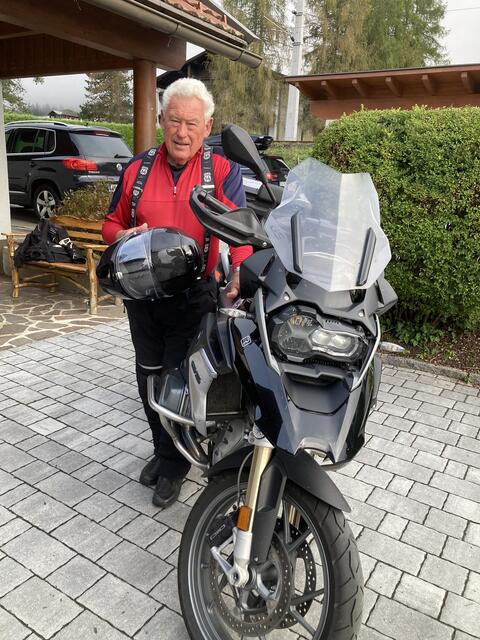 Jetzt gilt seine große Leidenschaft seinem Enduro-Motorrad BMW 1250 GS. | Foto: Wallner/KK
