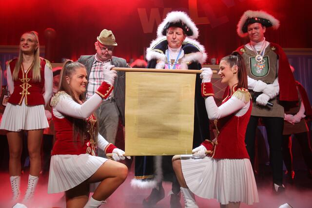 Denise Rainer Premiere St. Veiter Faschingssitzung: 60 Jahre und kein bisschen leise ...