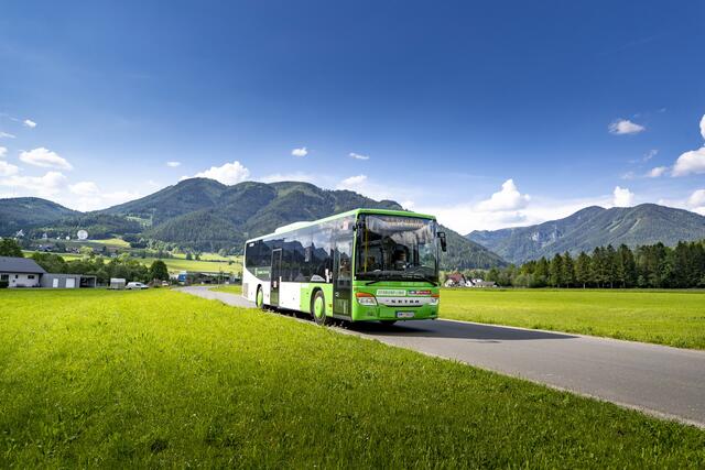 Im Bezirk Liezen steigen immer mehr Menschen auf öffentliche Verkehrsmittel um und nehmen dadurch eine längere Reisezeit auf sich (Symbolfoto). | Foto: Tom Lamm