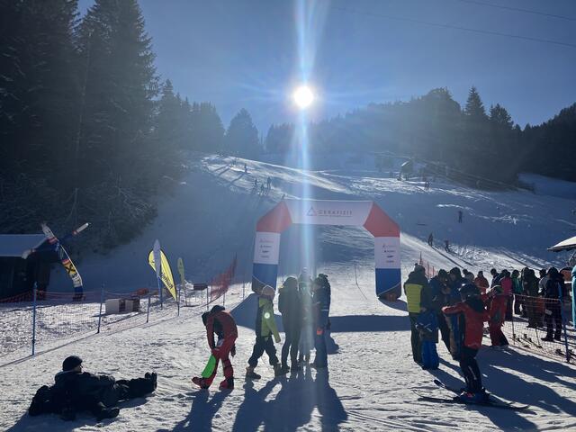 Herrliches Wetter und 90 hungrige Renn-Talente trafen beim ersten Ehrnberg-Cup Rennen der Saison in der Waldrast aufeinander. | Foto: Ehrnberg-Cup