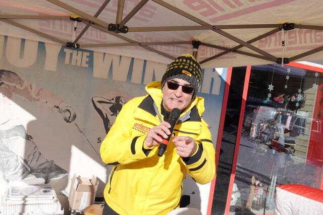 Der Antenne DJ sorgte für gute Stimmung in der Talstation.