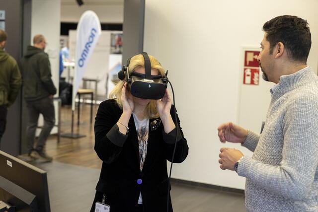 Auch selbst ausprobieren steht beim Robotics Day 2024 am Programm. | Foto: FHTW/Nussbaum