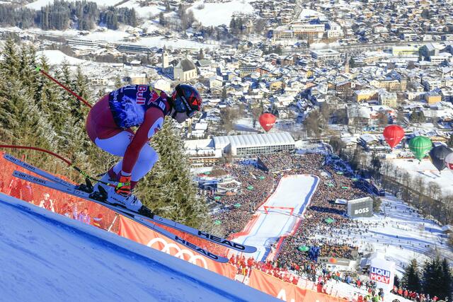 Stefan Babinsky auf dem Weg in den Hexenkessel. | Foto: GEPA pictures