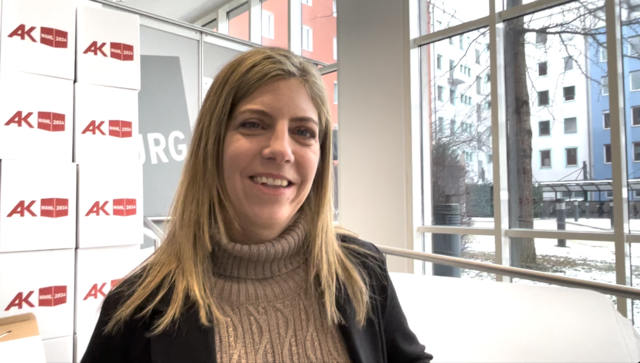 "Bereits seit dem Sommer 2023 arbeiten neun hauptamtliche Mitarbeiter an der Organisation und Administration der Wahl", erklärt Kerstin Köpf, die Leiterin des AK-Wahlbüros in Salzburg. | Foto: Martin Schöndorfer, 2023