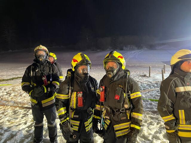 Schwieriger Löscheinsatz in Lunz am See: Ein Forsthaus war in Brand geraten. | Foto: Bezirksfeuerwehrkommando Scheibbs
