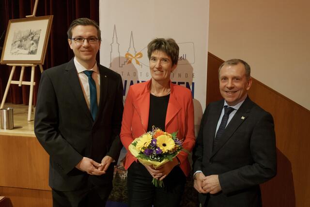 Bezirkshauptfrau-Stv. Johannes Tüchler, Nationalrätin Martina Diesner-Wais und Bürgermeister Josef Ramharter (v.l.) | Foto: Christopher Führer