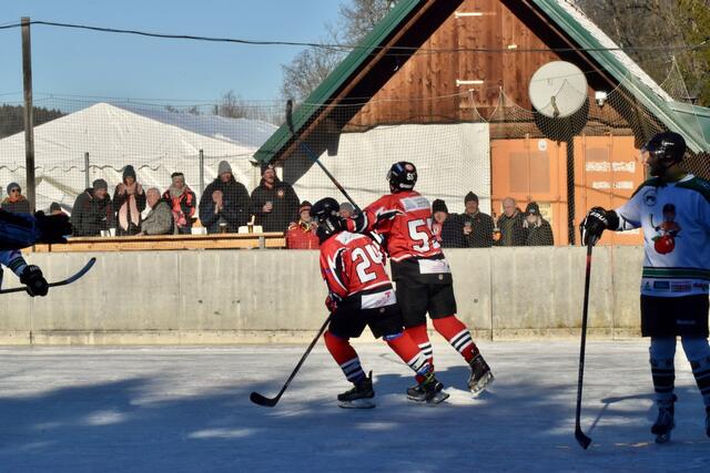 Bei der Rückkehr des "Winter Classic" durften die St. Josefer vor heimischem Publikum jubeln. | Foto: Michl