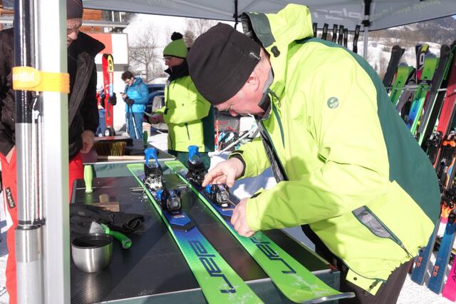 Beim ELAN-Skitest konnten die neuesten Modelle direkt auf der Piste ausprobiert werden.