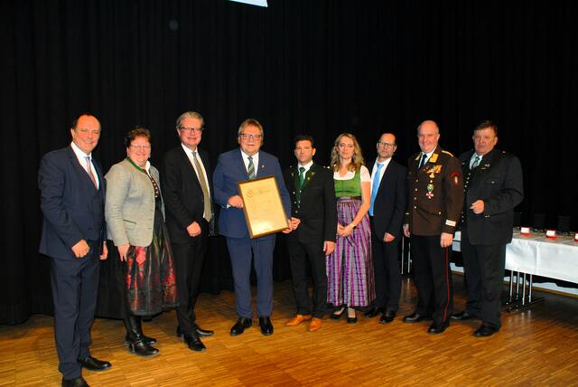 Bürgermeister a. D Herbert Mießl   bekam „ Ehrenring und Ehrennadel in Gold  „  der Marktgemeinde St Margarethen an der Raab verliehen 