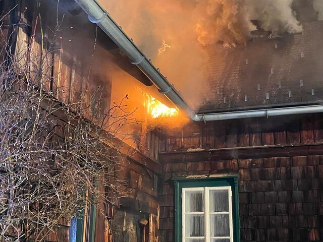 Schwieriger Löscheinsatz in Lunz am See: Ein Forsthaus war in Brand geraten. | Foto: Bezirksfeuerwehrkommando Scheibbs