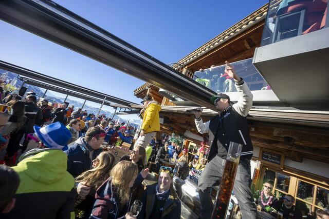 Viele genossen den Traumtag auf der Auhofalm.  | Foto: Pressefoto Scharinger