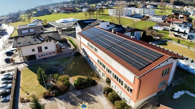 Die Gemeinde Münster kann nun ihren eigenen Sonnenstrom produzieren. | Foto: Gemeindeverband KlimaWerkstatt Alpbachtal, Rainer Unger