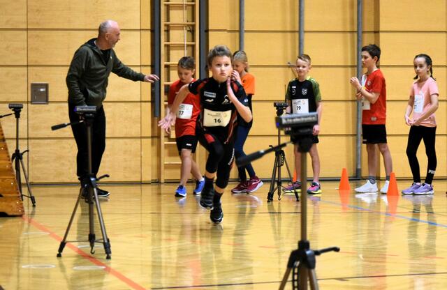 Sportliche Eignungstestung an der Sport-MS2 in Kufstein. | Foto: Schwaighofer