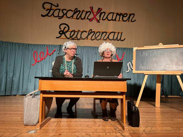 Geboten werden Sprechnummern, Tanz und Musik. | Foto: Privat